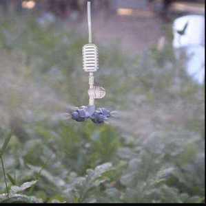 Diffuseur de brouillard blanc à quatre voies pour une distribution uniforme de l'eau dans les fermes, les jardins, les serres, les pelouses et les zones de culture agricoles - Product Image 1