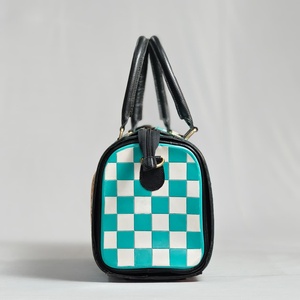 Bolso de Mano de Cuero de Lujo con Diseño de Tablero de Ajedrez, Panel de Cuero Vacuno en Forma de Corazón, Cierre de Cremallera, Bolso Tipo Duffel - Product Image 4