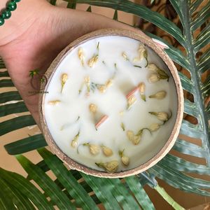 เทียนกะลามะพร้าวทำมือ100% ธรรมชาติและเป็นมิตรกับสิ่งแวดล้อมพร้อมส่วนผสมปลอดสารพิษสำหรับตกแต่งบ้าน - Product Image 3