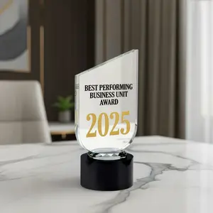 Trophée en cristal poli de forme ronde avec base noire et boîte en fibre de qualité supérieure avec fermeture à cadenas doré - Product Image 2