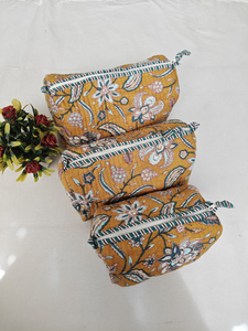 Sacs à maquillage en coton durable à imprimé floral jaune, pochettes indiennes, trousse de rangement cosmétique de voyage - Product Image 3