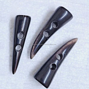 Cuerno personalizado de textura fuerte Botón de palanca natural Botón de cuerno de dos agujeros Botones de cuerno de buey para abrigos - Product Image 5