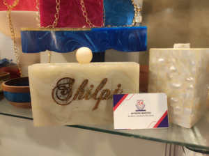 Art en résine 100% authentique, artisanat fait à la main, artisans indiens, bijoux de mode faits à la main, sac à main, pochette, haute qualité - Product Image 4