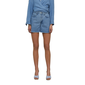 Shorts en jean personnalisés à ourlet déchiré, logo de marque propre, taille haute, coupe droite, technique délavée pour usage quotidien décontracté, été - Product Image 1