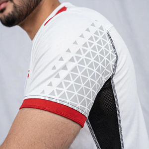 Maillot de football personnalisé pour homme, sublimation, protection UV UPF 50+, antibactérien, séchage rapide, 100% polyester, manches courtes - Product Image 4