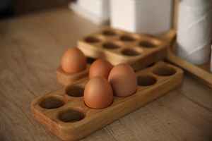 Plateau porte-œufs en bois fait main, support de rangement pour œufs en bois naturel pour la cuisine, la ferme et la décoration intérieure - Product Image 6