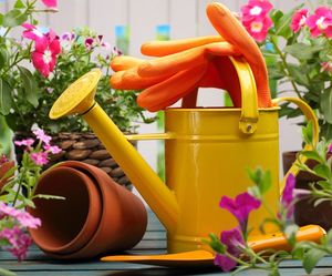 Arrosoir de jardin compact en métal de petite taille pour plantes de balcon d'appartement, plantes de fenêtre et plantes d'intérieur - Product Image 2
