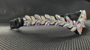 Diadema de cuero iridiscente con cristales en forma de onda para caballo, cosida a mano, resistente, personalizable, con adornos ecuestres. - Product Image 4