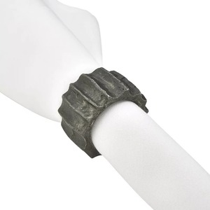 Anneau de serviette carré en métal vintage pour la décoration de table de mariage - Product Image 2
