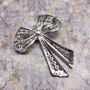 Elegant Exquisite Bow Brooch Pin with Copper Zircon Freshwater Pearl Enamel for Graduation and Anniversary <b>Gifts</b> - Product Image 3