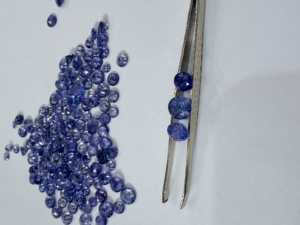 Tanzanita Natural Violeta de 2mm a 5mm, Certificada por IGI, Corte Brillante Redondo, 0.02-0.48 Quilates, para Joyería - Product Image 3