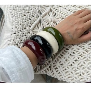 เครื่องประดับเรซิ่นทำมือสุดฮิต ดีไซน์โดดเด่น เหมาะสำหรับเป็นของขวัญวันหยุด วันเกิด และโอกาสพิเศษ มีจำหน่ายแล้ว - Product Image 1