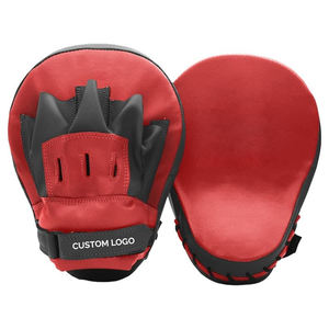 Almohadillas de boxeo curvas duraderas y ligeras de color rojo y negro, vendas de boxeo de cuero y PU duraderas con cierre de gancho y bucle. - Product Image 1