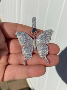 Colgante de mariposa hecho a mano con diamantes de moissanita en plata de ley 925, estilo hip hop, para uso unisex. - Product Image 1