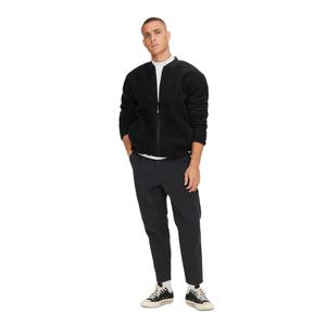 Chaqueta de invierno bordada personalizada para hombre forro polar suave con abrigo de bombardero de calidad gruesa de nailon con características para exteriores - Product Image 5