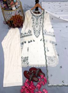 Ensemble prêt-à-porter entièrement cousu avec haut en rayonne satinée brodé et orné de satin, bas de style Farshi et dupatta. - Product Image 6