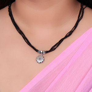 Collar con Colgante de Flor de Plata 925, Estilo Moderno y Único, para Mujeres, Niñas y Adolescentes, Regalo de Joyería al por Mayor - Product Image 3