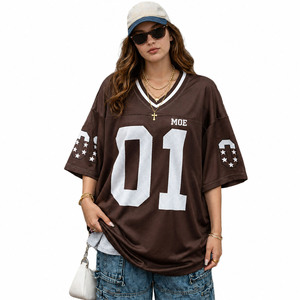 เสื้อกีฬาตาข่ายคอวีสีน้ำตาลทรงโอเวอร์ไซส์ พิมพ์ลายตามสั่ง สำหรับผู้หญิง เสื้อเจอร์ซีย์อเมริกันฟุตบอล ผ้าโพลีเอสเตอร์ระบายอากาศดี เสื้อยืดลำลองสีพื้นสำหรับฟุตบอล - Product Image 1