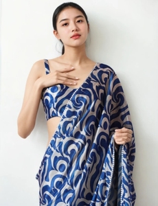 Sari de Seda con Rayas Estilo Bollywood KV Listo para Usar (Blanco y Azul), Sin Arrugas, Reversible, para Fiestas - Product Image 2