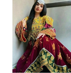 Robe afghane Balochi élégante pour filles, idéale pour la danse et les mariages, en tissu respirant, à vendre - Product Image 1