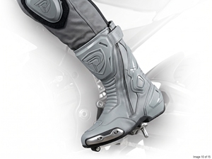 Bottes d'extérieur imperméables en cuir gris clair Danner pour toutes les saisons - Product Image 4