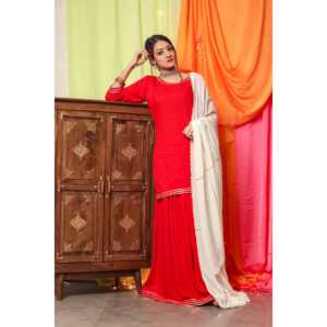 Vestido de Gasa Rojo Intenso con Dupatta Blanca, Silueta Recta y Cintura Natural - Product Image 2