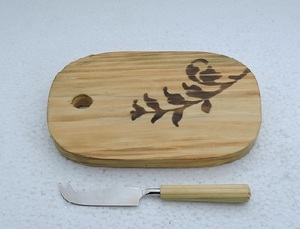 เขียงไม้ดีไซน์พิเศษสำหรับหั่นอาหาร ผัก ชีส สีไม้ธรรมชาติ ใช้กับเครื่องล้างจานได้ เหมาะสำหรับใช้ในครัวและโรงแรม - Product Image 2