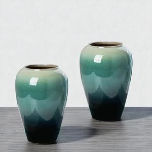 Ensemble de vases en céramique de luxe avec glaçure verte dégradée, silhouette élégante et haute, parfait pour la décoration moderne du salon - Product Image 3