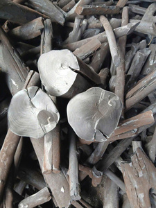 Charbon de bois naturel en morceaux du Vietnam, combustible de qualité supérieure pour barbecue et grillades, 7000-8000 Kcal/kg, faible teneur en cendres, haute chaleur, longue durée de combustion - Product Image 3