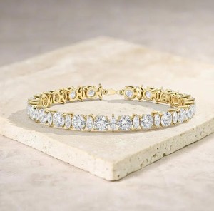 Pulsera con Dijes de Moissanita en Plata de Ley 925 Chapada en Oro, Elegante Aspecto de Diamante, Joyería de Lujo para Bodas para Mujer - Product Image 3