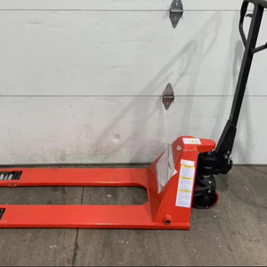 Transpaleta de perfil bajo usada – Horquillas extra bajas de 2.5 toneladas disponibles a bajo precio - Product Image 1