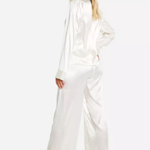 Conjunto de Pijama Ligero para Mujer, para Invierno, con Pantalones hasta la Rodilla y Top Personalizable, Transpirable y de Secado Rápido para un Sueño Reparador - Product Image 2