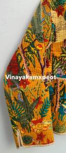 Chaqueta acolchada amarilla mostaza para mujer, abrigo Kantha de algodón con estampado vintage, hermosa chaqueta acolchada de algodón hecha a mano para mujer - Product Image 4
