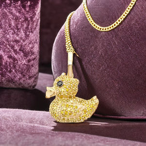 Colgante de Dibujos Animados de Pato de Goma con Moissanita, Diseño Elegante y Moderno, Personalizado, Unisex, Joyería Fina, Collar con Dije de Oro Sólido de 10K - Product Image 6