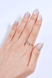 Faux Ongles en ABS Gris Brillant Personnalisés en Gros, Forme Amande Minimaliste, Estampage Doré, Longueur Moyenne, à Presser - Product Image 3