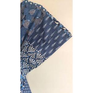 Vestido Kaftan Bohemio Azul Marino con Estampado Floral y Múltiples Diseños, Cuello en V, Corte Holgado para Mujer, Vestido Maxi de Algodón para Vacaciones - Product Image 2