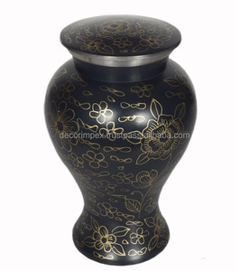 Urna funeraria de oro negro de tendencia, urna de cremación para cenizas humanas, hecha a mano en latón, adecuada para entierro de cementerio o nicho - Product Image 1