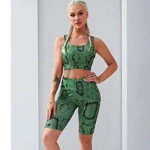 Conjunto de Yoga de Dos Piezas para Mujer, Tallas Grandes, con Logotipo Personalizado, Bra Deportivo Sólido de Doble Capa y Leggings de Cintura Alta, Transpirable y de Secado Rápido - Product Image 4