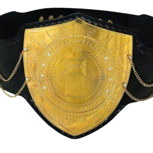 Ceinture de champion personnalisée en cuir noir avec design bouclier doré et détails de chaîne - Product Image 5