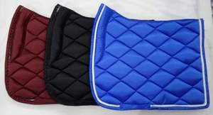 Fabricant de tapis de selle pour chevaux de saut ou de dressage, personnalisés et très demandés, avec doublure intérieure en polycoton gaufré et base en coton. - Product Image 6