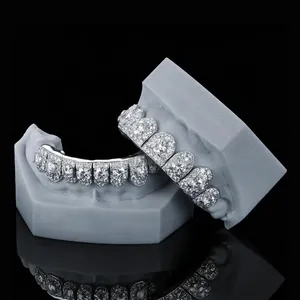 Grillz de Moissanita Personalizados de Lujo, Chapados en Plata 925 y Oro, con Corte Brillante Redondo, 16 Dientes en Total, India - Product Image 5