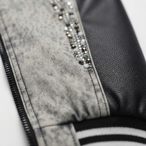 Blouson universitaire vintage abordable pour homme, délavé à l'acide, avec manches en cuir personnalisées, motif oiseau en strass, style bomber Letterman, streetwear - Product Image 5