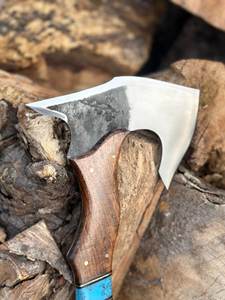 Hacha Tomahawk Forjada a Mano: Hacha para Campismo y Supervivencia - Product Image 1