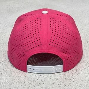 หมวกแก๊ปแบบ Snapback 7 แผง ปักลายด้านหน้า ผลิตตามสั่ง (OEM)  แบบมีรูระบายอากาศด้วยเลเซอร์ สำหรับกีฬาเบสบอล  ขายส่ง - Product Image 5