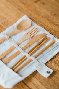 Juego de Cubiertos de Bambú de 5 Piezas, Reutilizables, Sostenibles, Aptos para Lavavajillas, Fáciles de Limpiar, Utensilios de Viaje con Estuche de Transporte - Product Image 2