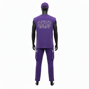 Conjunto de 2 piezas para hombre: Camiseta sin mangas morada de mezcla premium de algodón y poliéster y pantalón cargo con logotipo personalizado de diamantes de imitación por transferencia térmica - Product Image 3