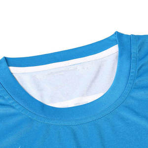 Ensemble de maillots de football personnalisés pour hommes, rayés bleus, manches courtes, polyester respirant, uniforme toutes saisons, vêtements d'équipe UPF 50+, personnalisable - Product Image 3