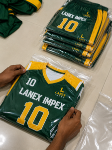 Ensemble d'uniformes de football américain au design optimal, vert et jaune, impression par sublimation, polyester respirant, vêtements d'entraînement unisexes pour adultes - Product Image 6