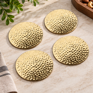 Juego de posavasos de metal redondo de diseño martillado de latón AK de 4 posavasos de calidad estándar con acabado dorado para artículos de cocina/Decoración de mesa - Product Image 4