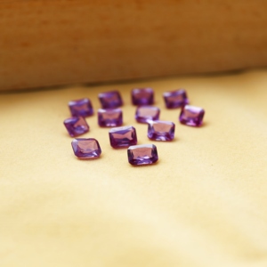 พลอยอะเล็กซานไดรต์สีม่วงแบบหลวม 12 เม็ด ขนาด 5x7 มม. ทรงเหลี่ยมมรกต แท้ 100% พร้อมสีเปลี่ยนแปลงสำหรับทำเครื่องประดับ - Product Image 3